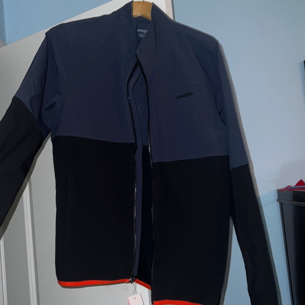 Saucony winter running jacket | Mens small | NWT